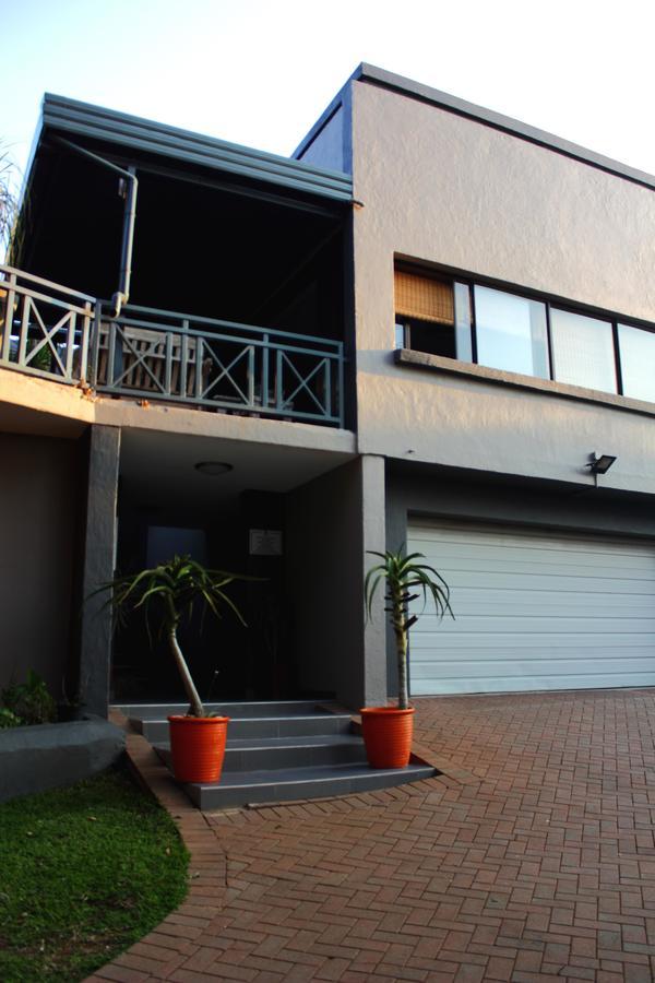 Koru Guesthouse Pretoria Bagian luar foto